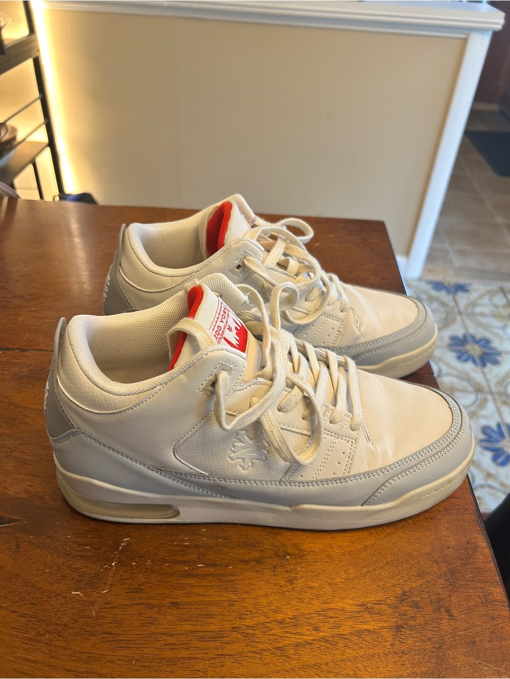 Zoo York Cream and Red Men's Sneakers